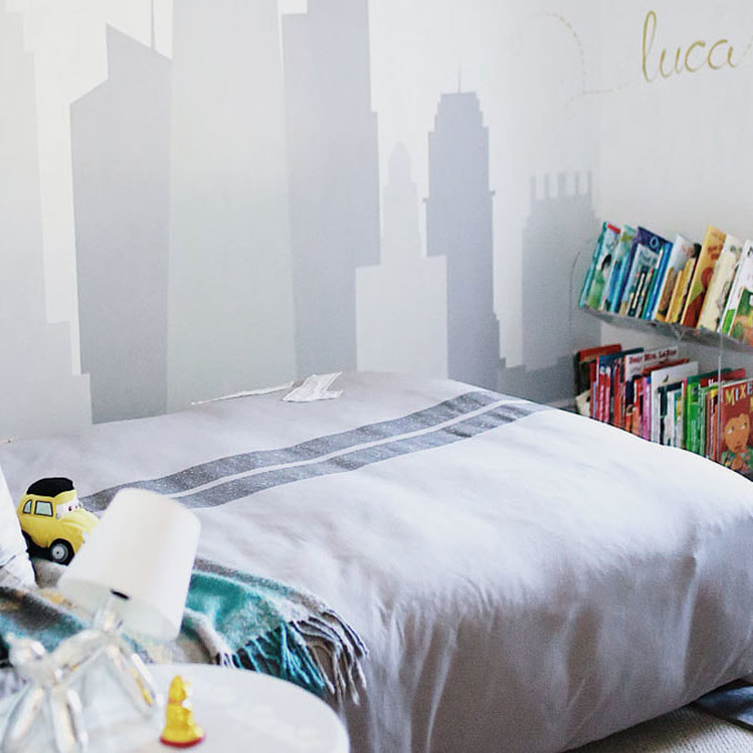 Big boys bedroom with NYC skyline mural